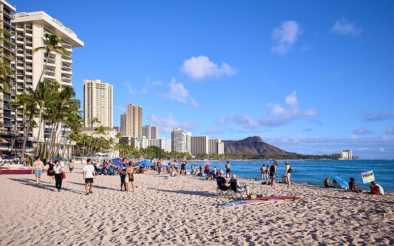Waikiki Beach with Diamond Head crater in the background, Honolulu, Hawaii