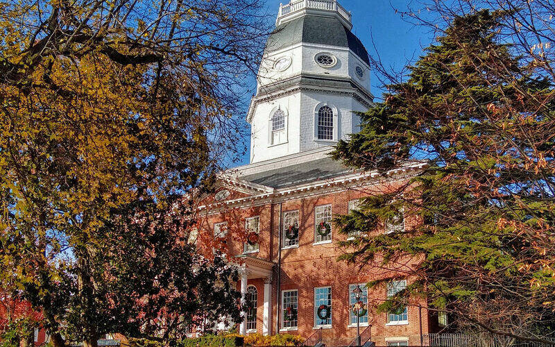 Maryland State House in Annapolis, the oldest state capitol building still in continuous legislative use, with its distinctive wooden dome and brick facade