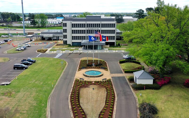 Southaven Mississippi commercial district along Goodman Road with retail and dining