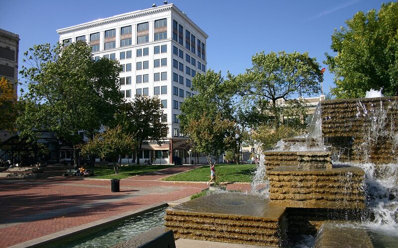 Downtown Springfield, Missouri public square with fountain