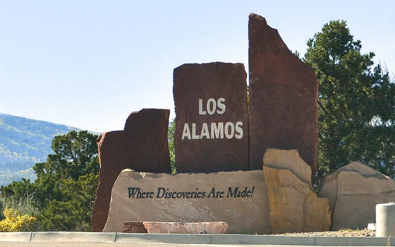 Los Alamos welcome sign in Los Alamos, New Mexico