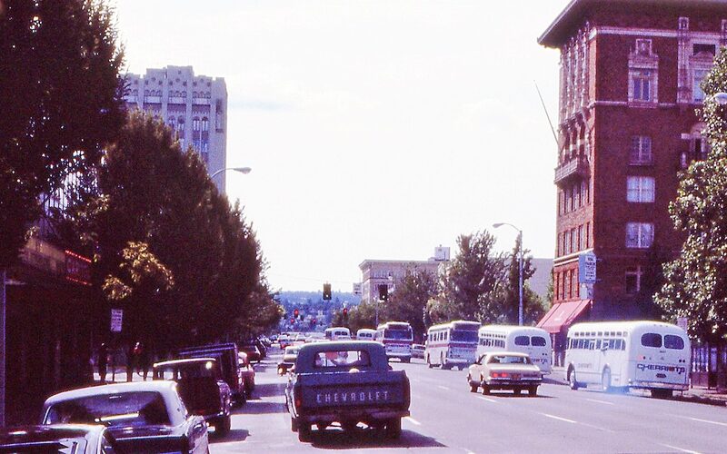 Salem, Oregon State Capitol building and downtown