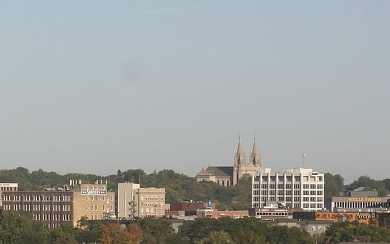 Distant skyline view of Sioux Falls, South Dakota with cathedral
