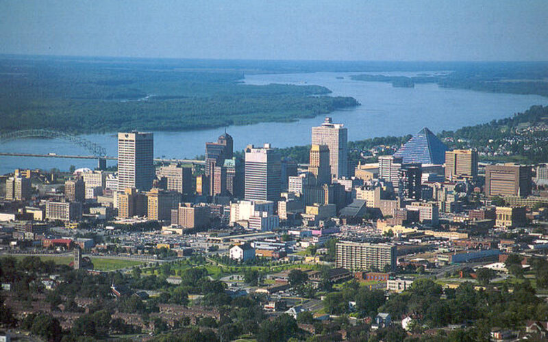 Memphis skyline along the Mississippi River with the Hernando de Soto Bridge