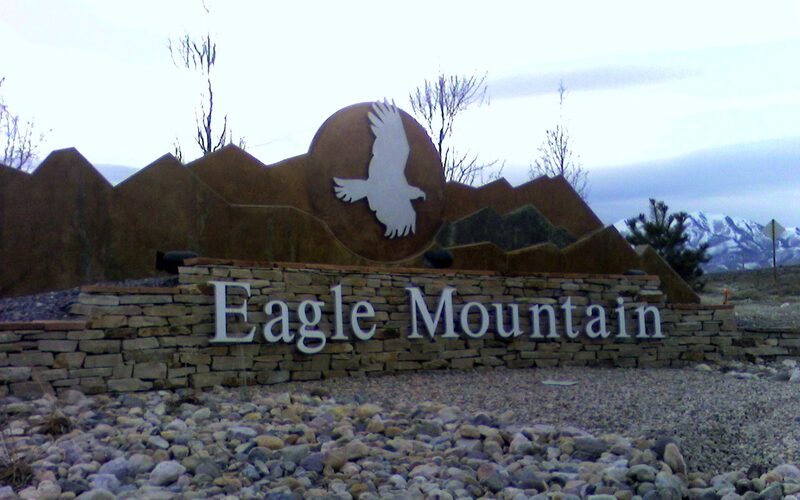 Eagle Mountain, Utah expanding residential development with mountain backdrop