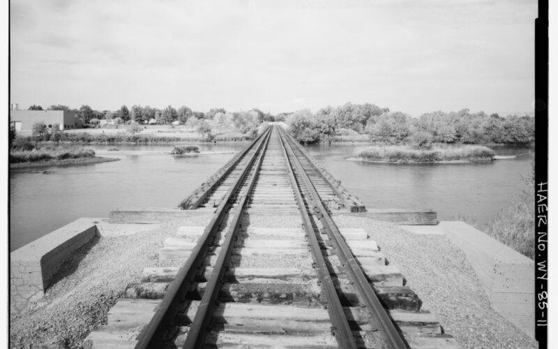 Mills, Wyoming residential area along the North Platte River