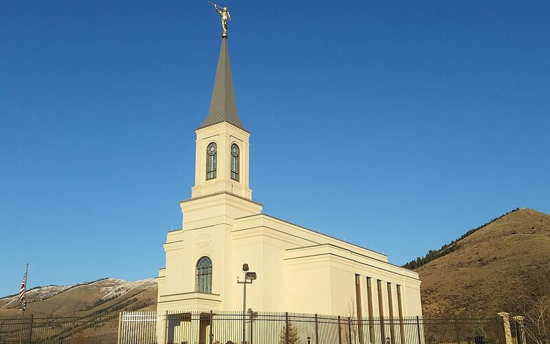 Star Valley Ranch residential community with Salt River Range mountains